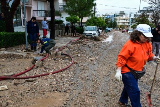 Αυτοψία της «Εφ.Συν.» στην Άνω Γλυφάδα [εικόνες+βίντεο]